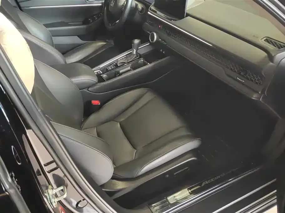 Honda Accord — фото 10