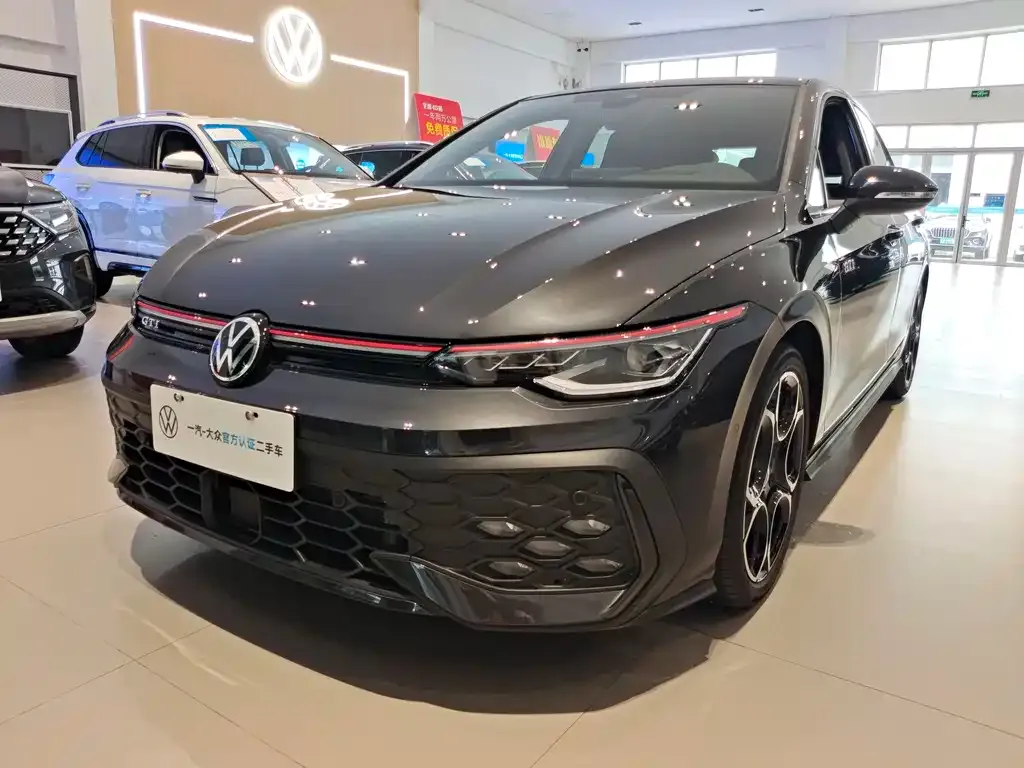 Volkswagen Golf GTI — фото 1
