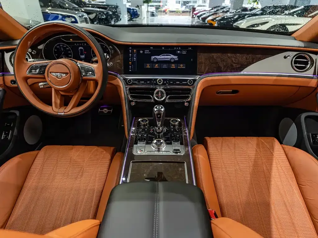 Bentley Flying Spur — фото 10