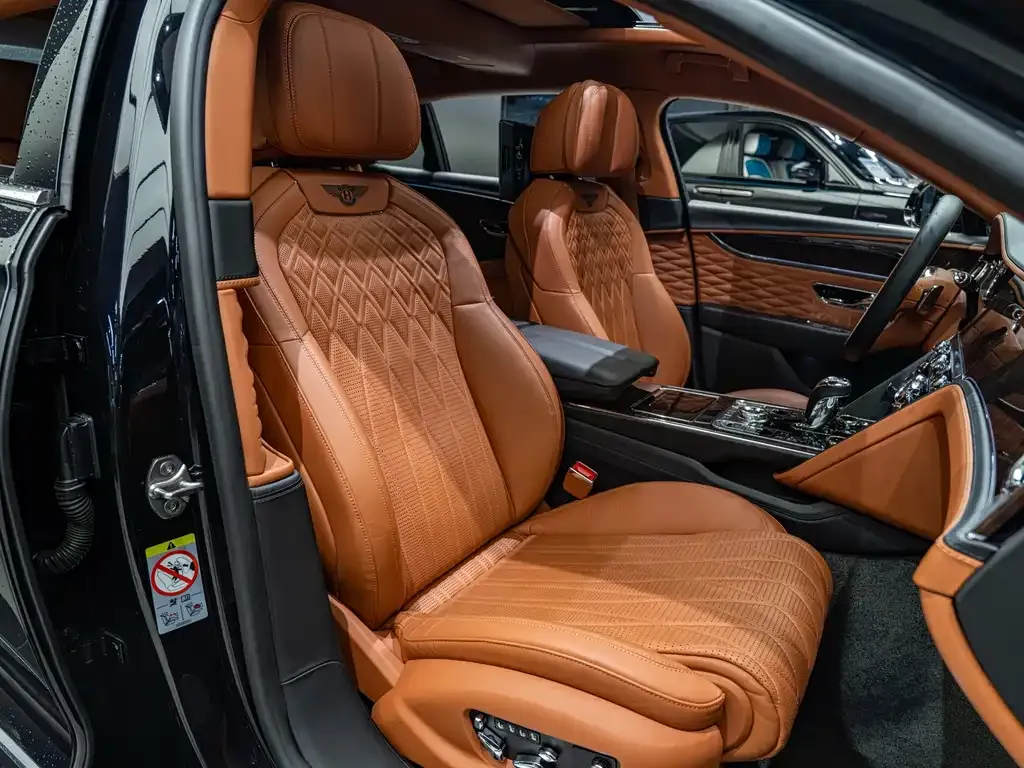 Bentley Flying Spur — фото 8