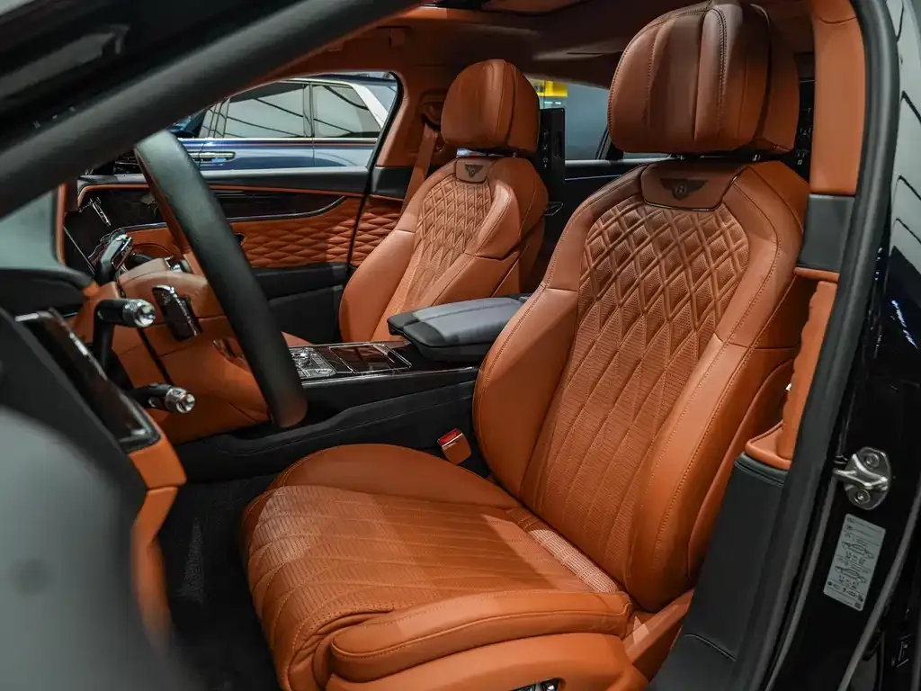 Bentley Flying Spur — фото 2