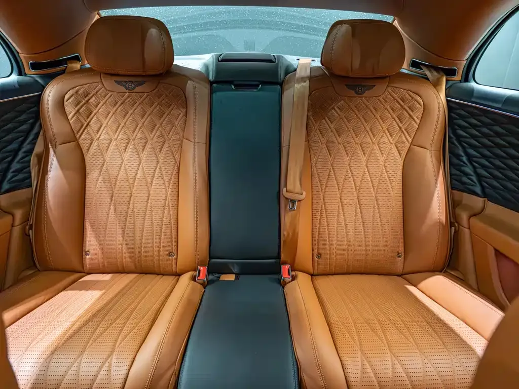 Bentley Flying Spur — фото 7