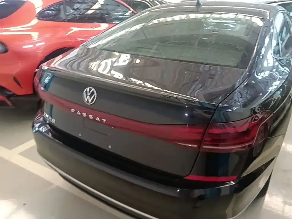 Volkswagen Passat — фото 10