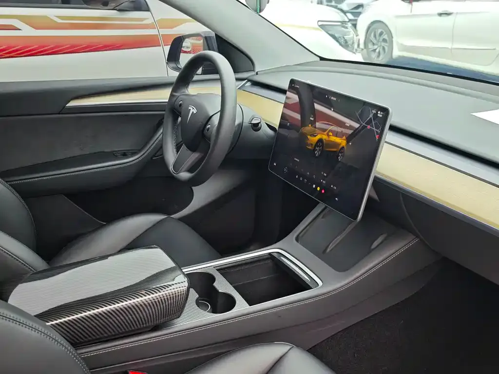 Tesla Model Y — фото 7