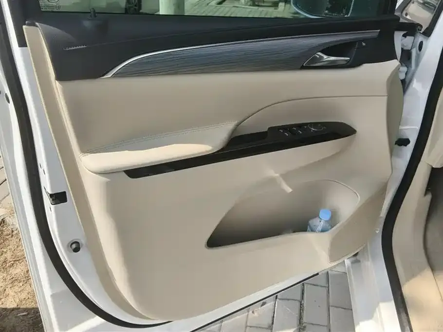 Buick GL8 Hybrid — фото 7