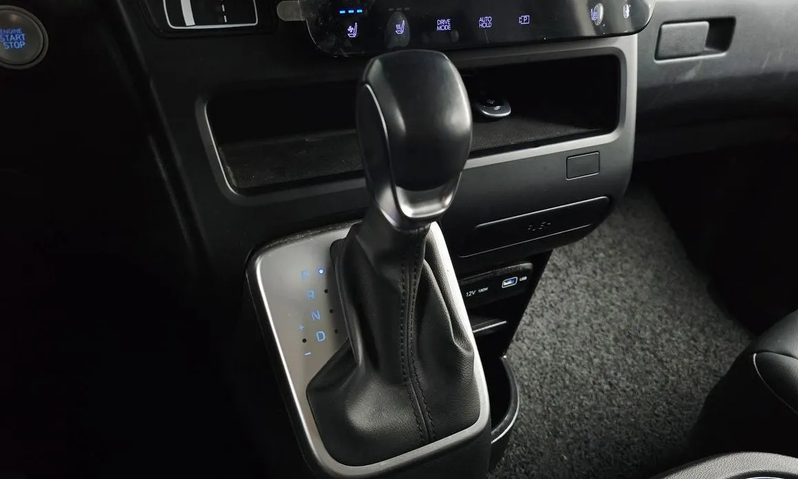 Hyundai Staria — фото 2