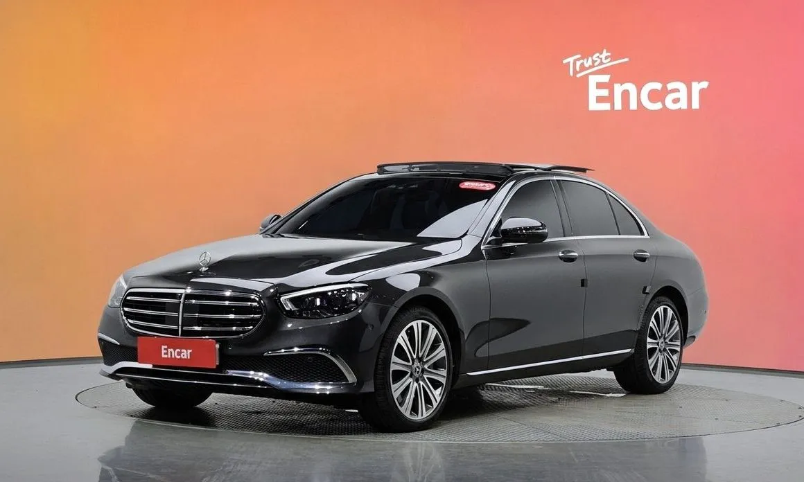Mercedes-Benz E-Class — фото 1