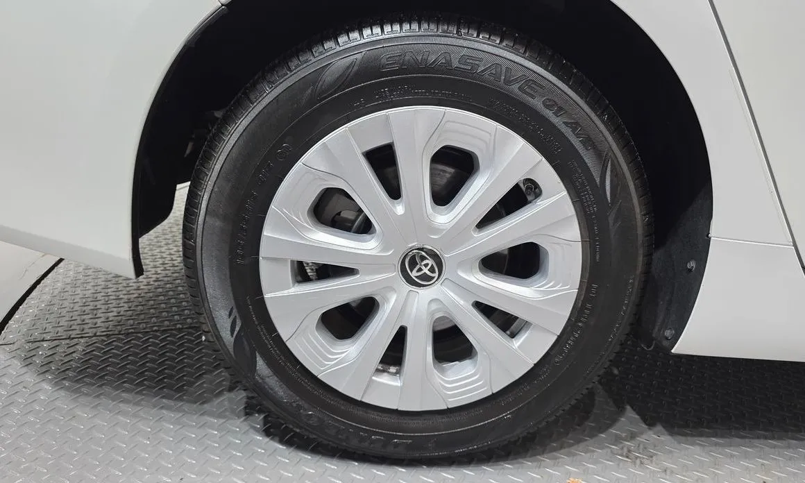 Toyota Prius 2022 из KR, фото 9