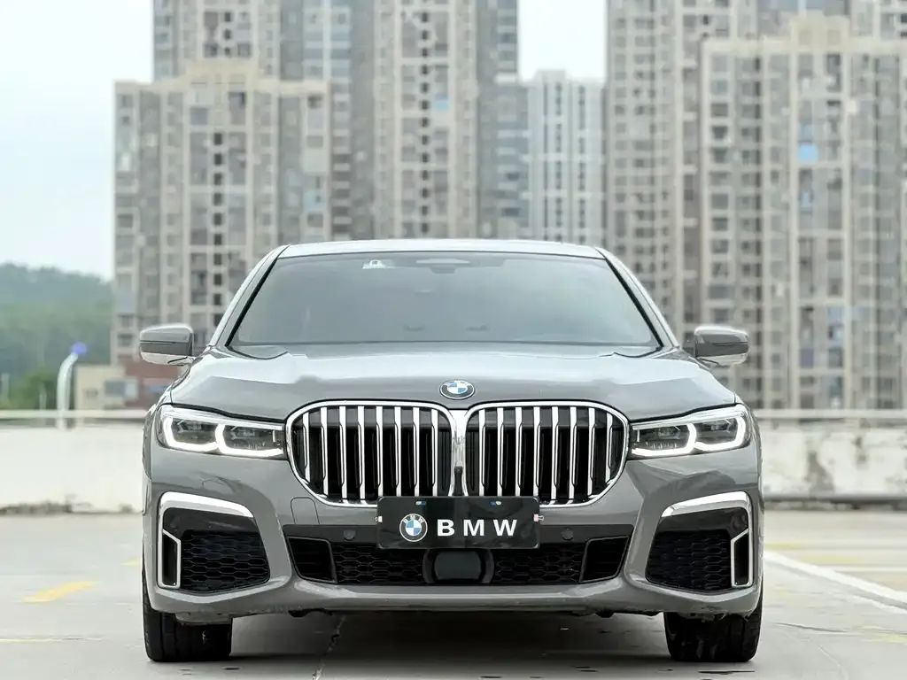 BMW 7 Series — фото 6