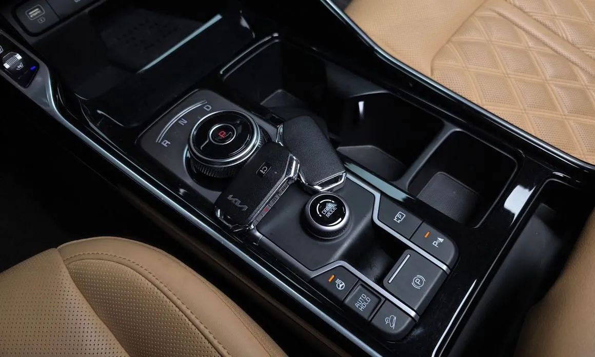 Kia Sorento — фото 9