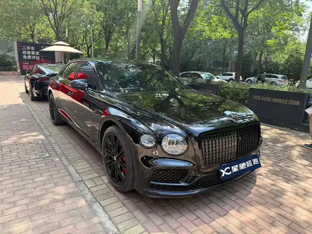Bentley Flying Spur PHEV — фото 8