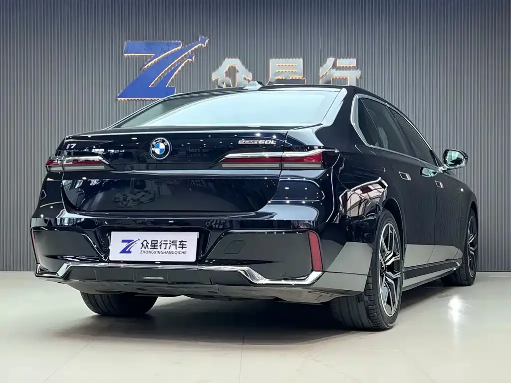 BMW i7 — фото 2