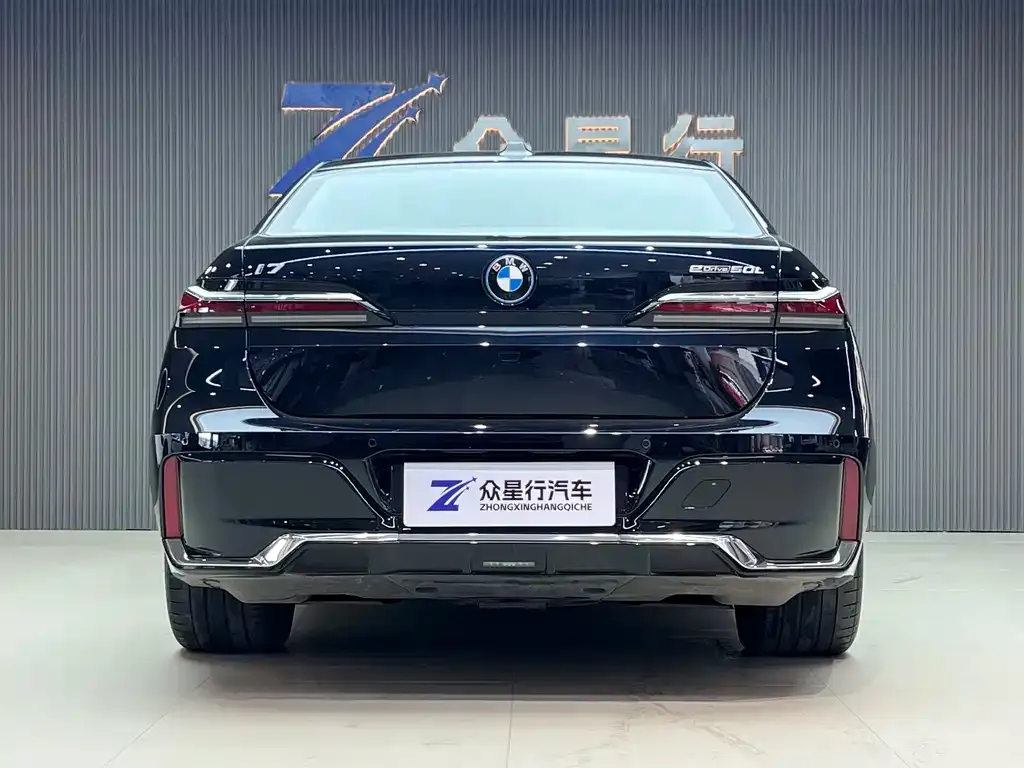 BMW i7 — фото 7