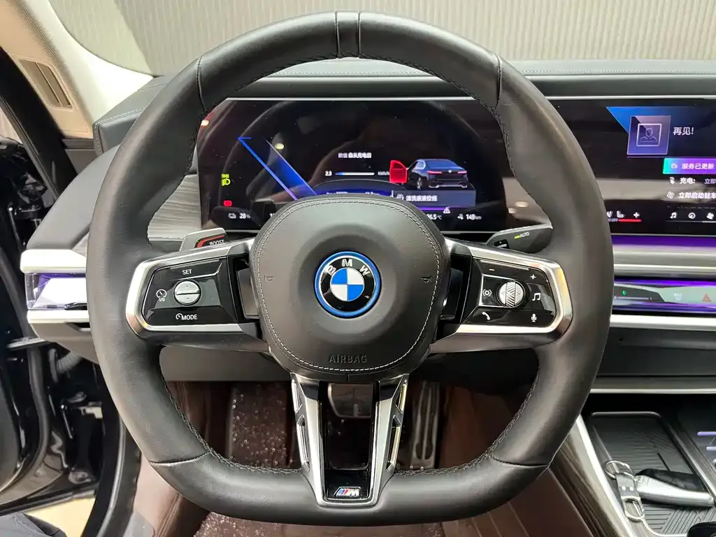 BMW i7 — фото 4