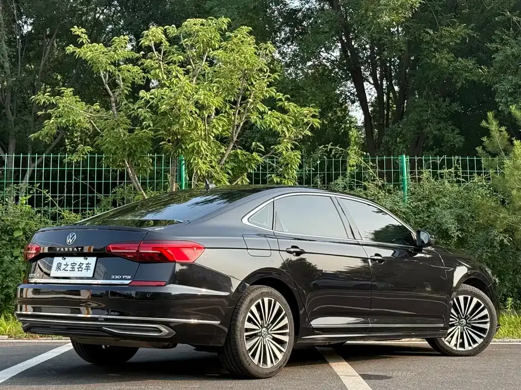 Volkswagen Passat — фото 6