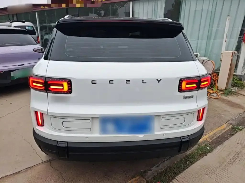 Geely Icon — фото 10