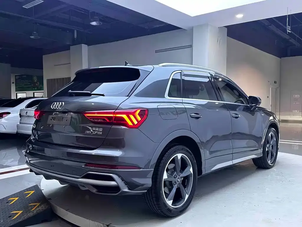 Audi Q3 — фото 10