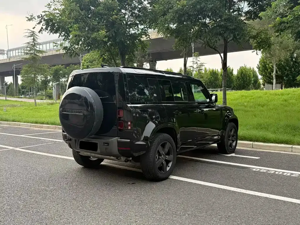 Land Rover Defender — фото 9