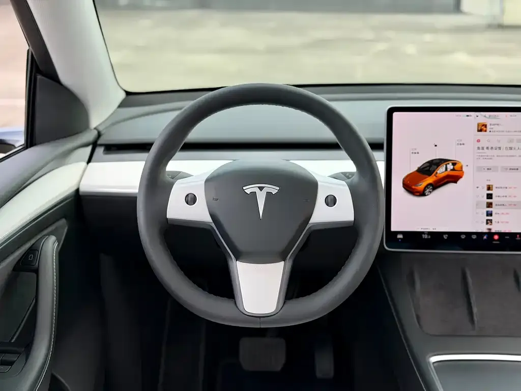 Tesla Model Y — фото 2