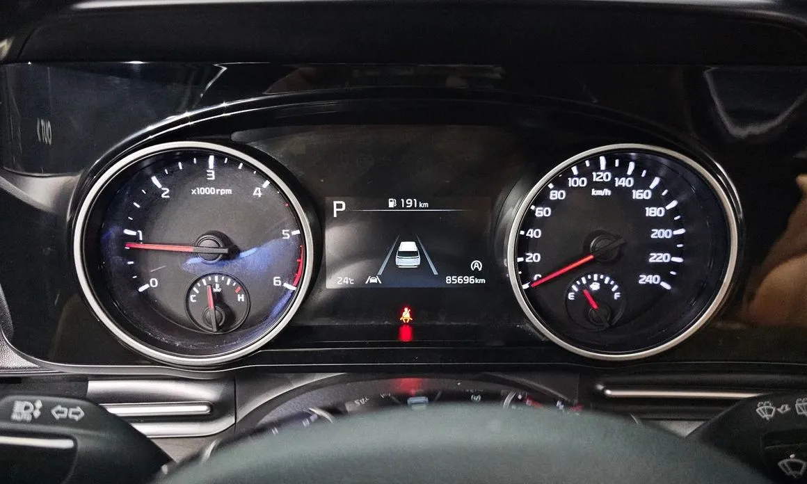 Kia Carnival — фото 10