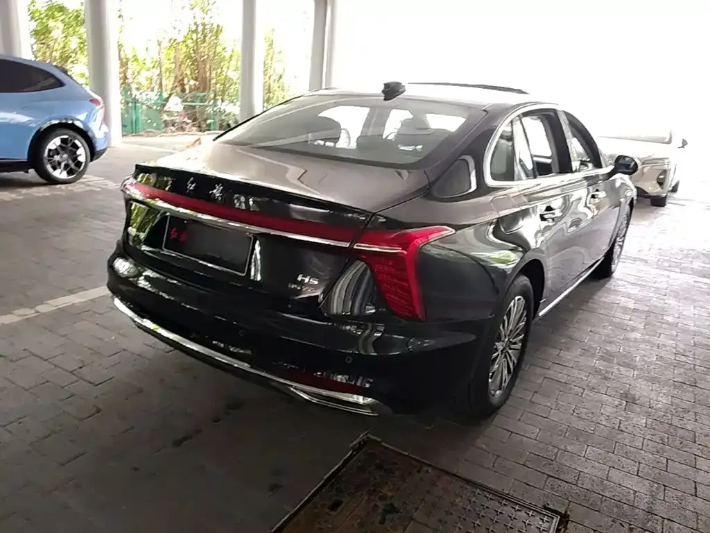 Hongqi H5 — фото 3