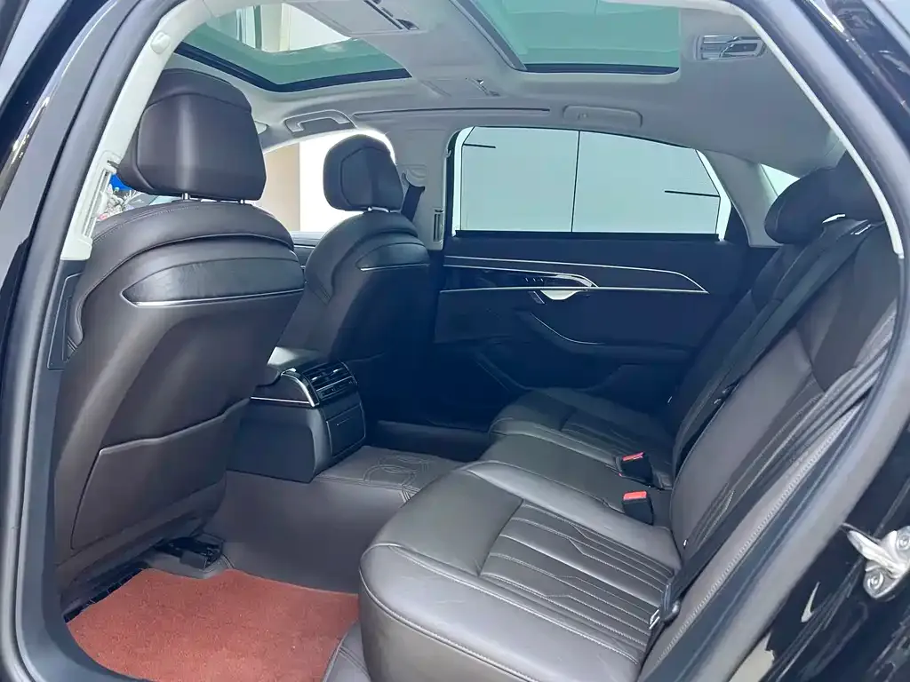Audi A8 2023 из CN, фото 5