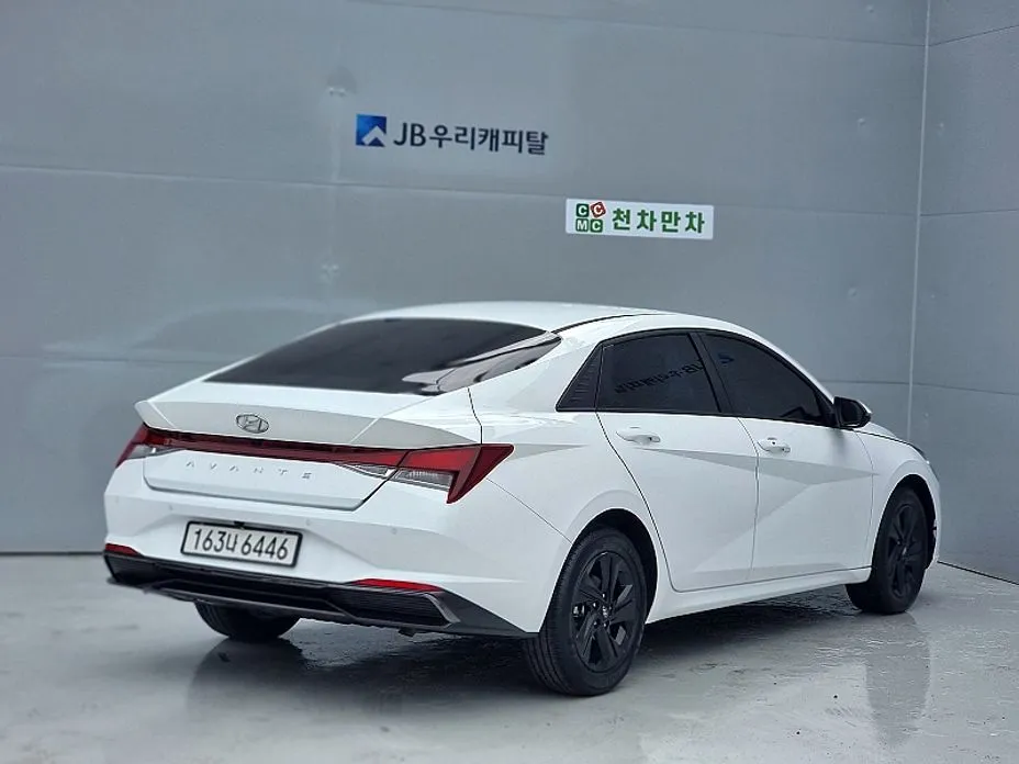Hyundai AVANTE — фото 3