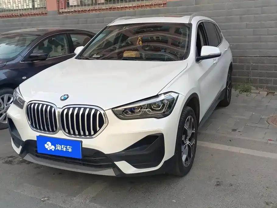 BMW X1 — фото 1