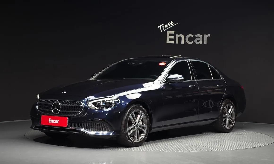 Mercedes-Benz E-Class — фото 1