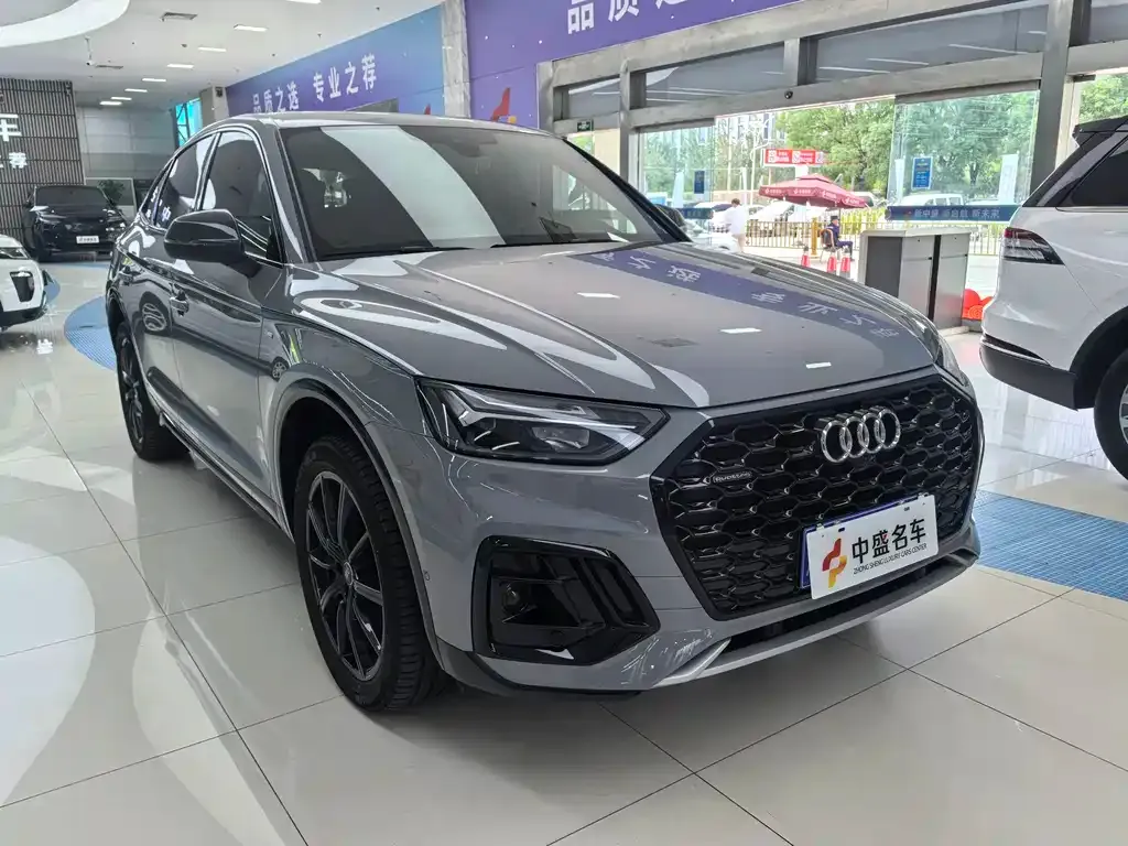 Audi Q5L Sportback — фото 5