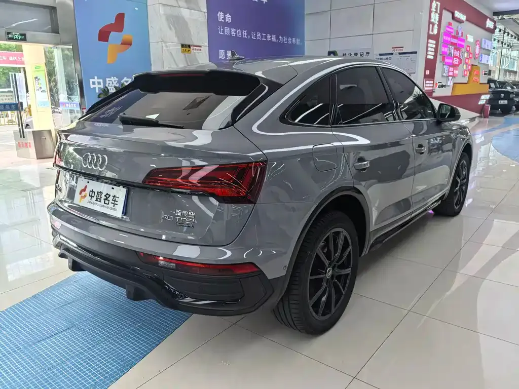 Audi Q5L Sportback — фото 10
