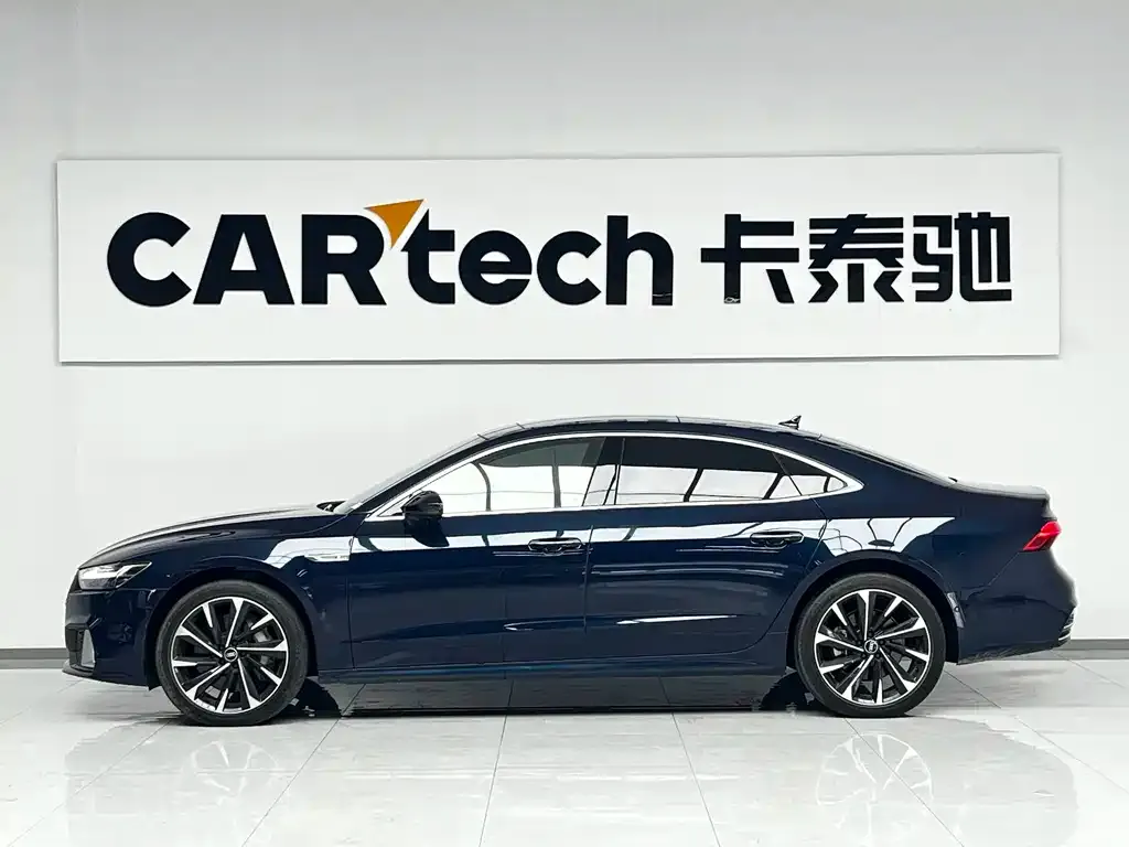 Audi A7L — фото 6