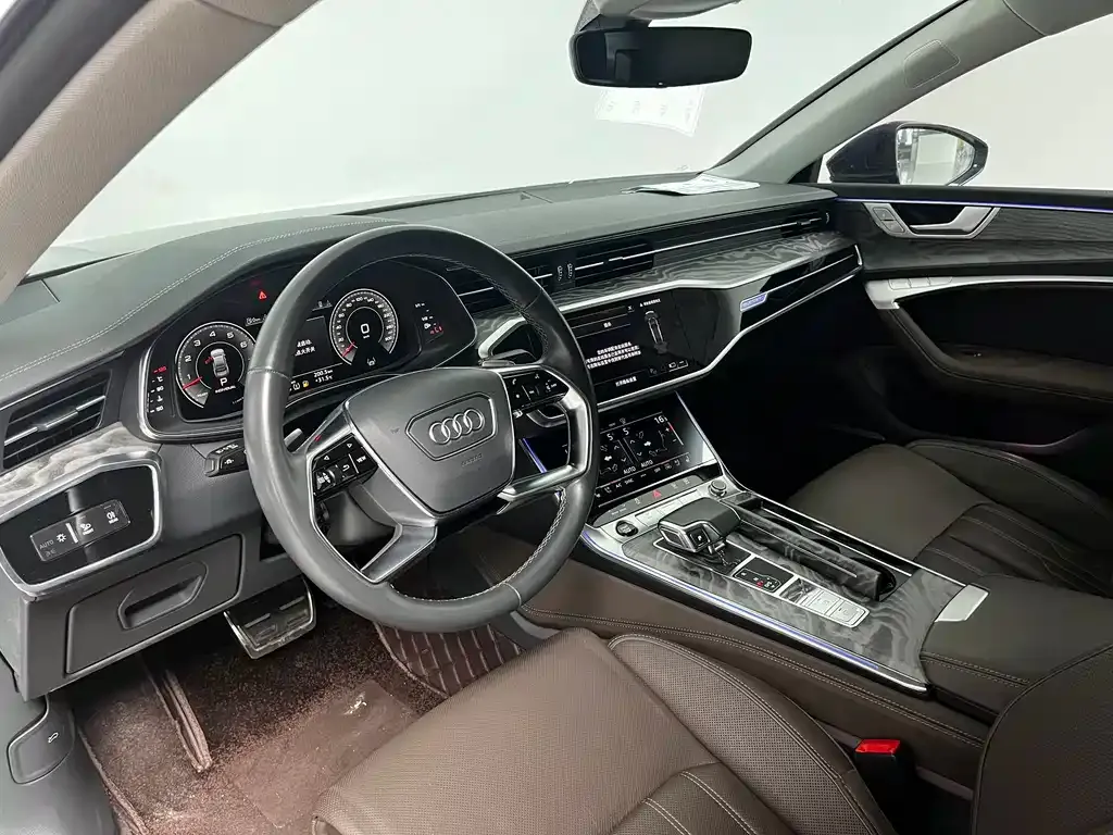 Audi A7L — фото 8