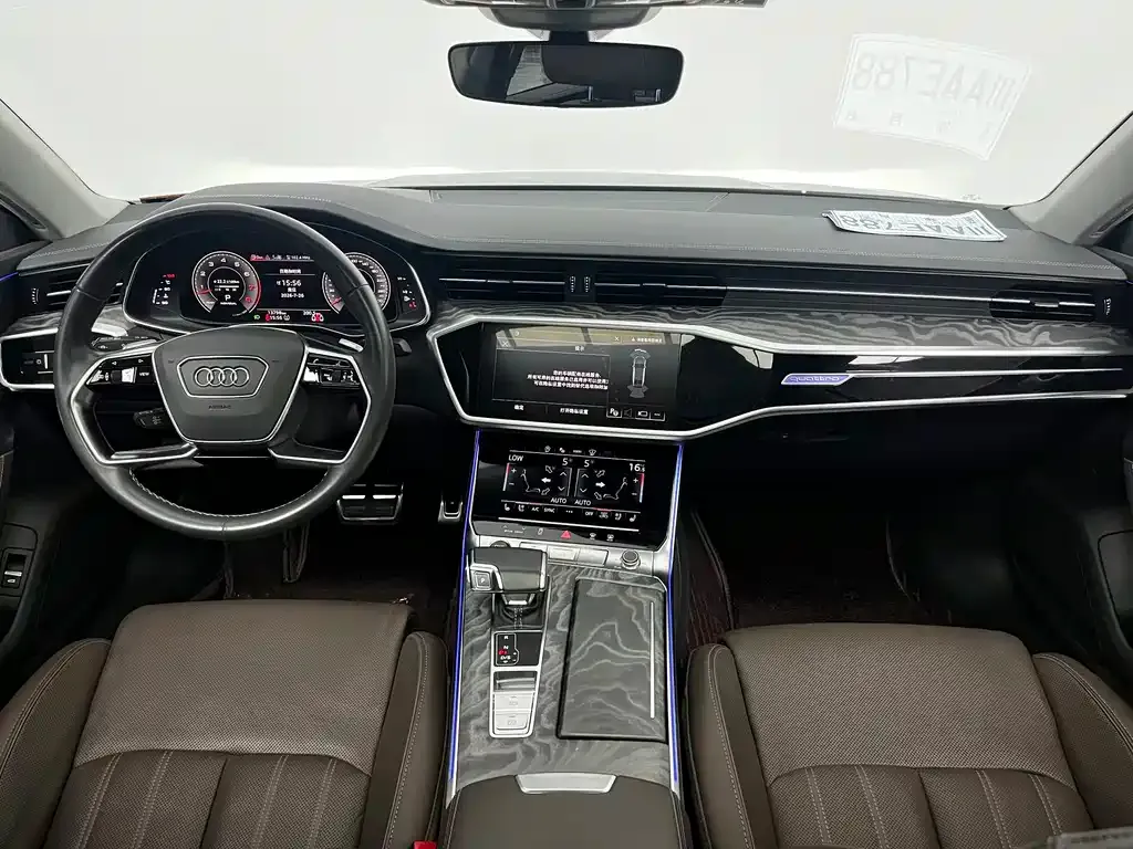 Audi A7L — фото 9