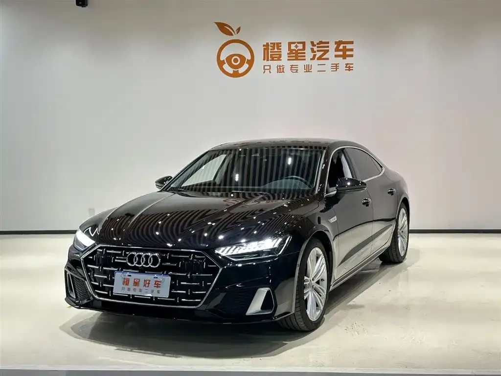 Audi A7L — фото 1
