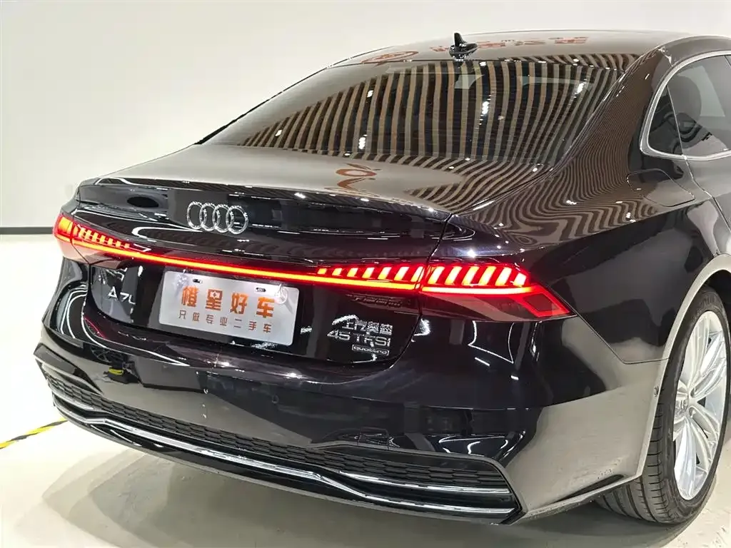 Audi A7L — фото 5