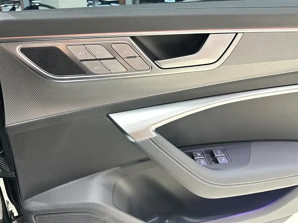 Audi A7L — фото 6