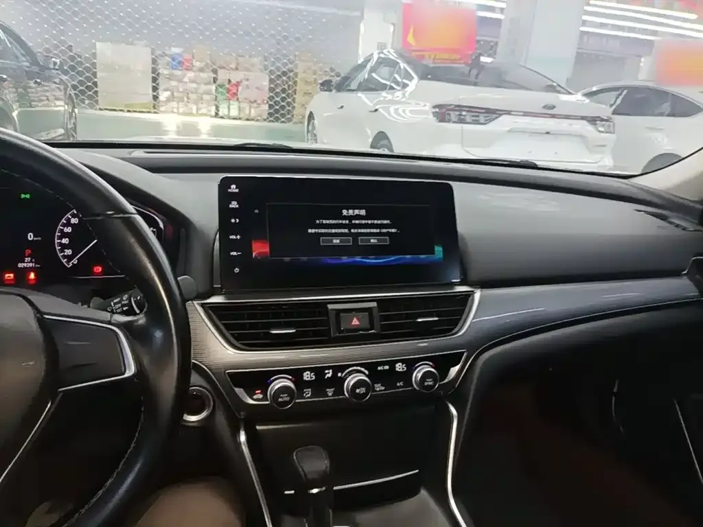 Honda Accord — фото 10