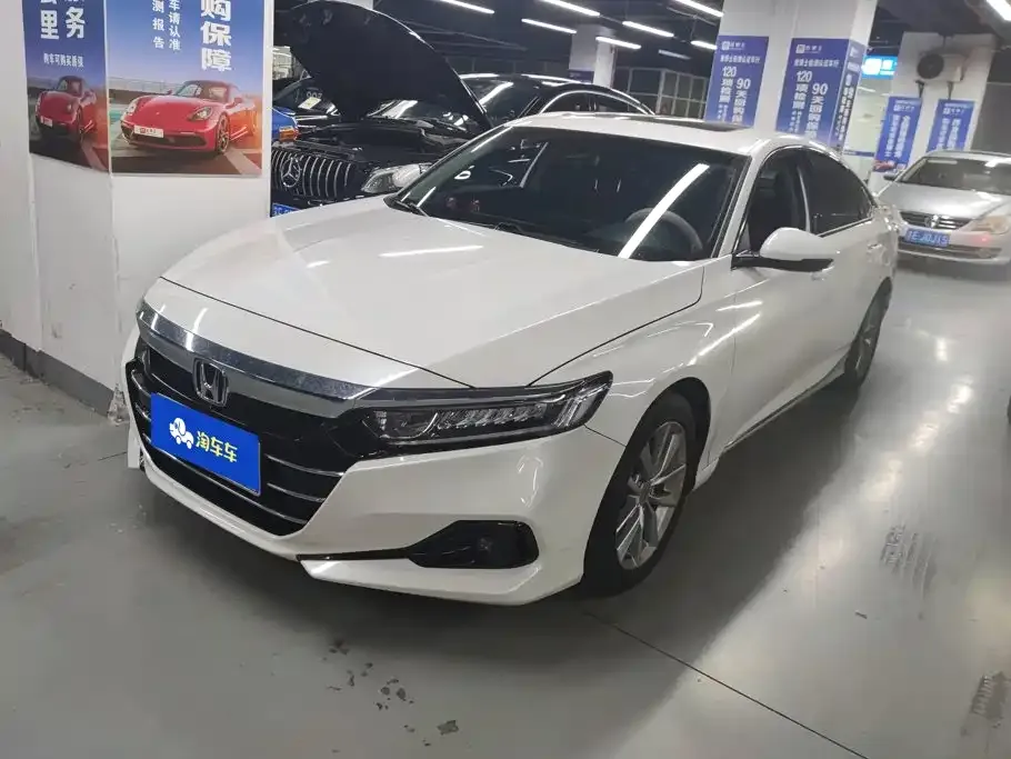 Honda Accord — фото 1