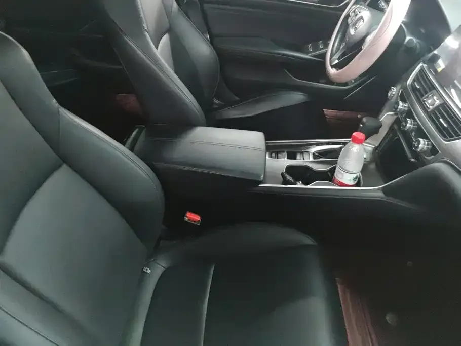 Honda Accord — фото 10