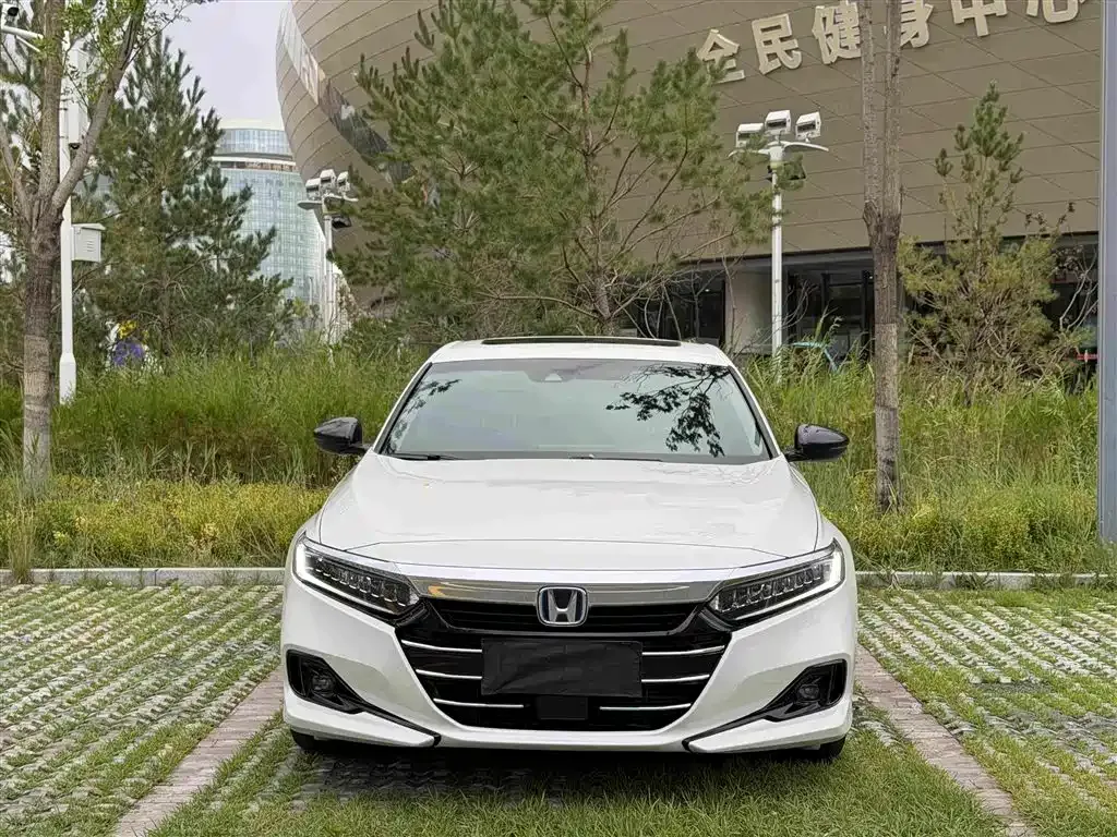 Honda Accord — фото 7