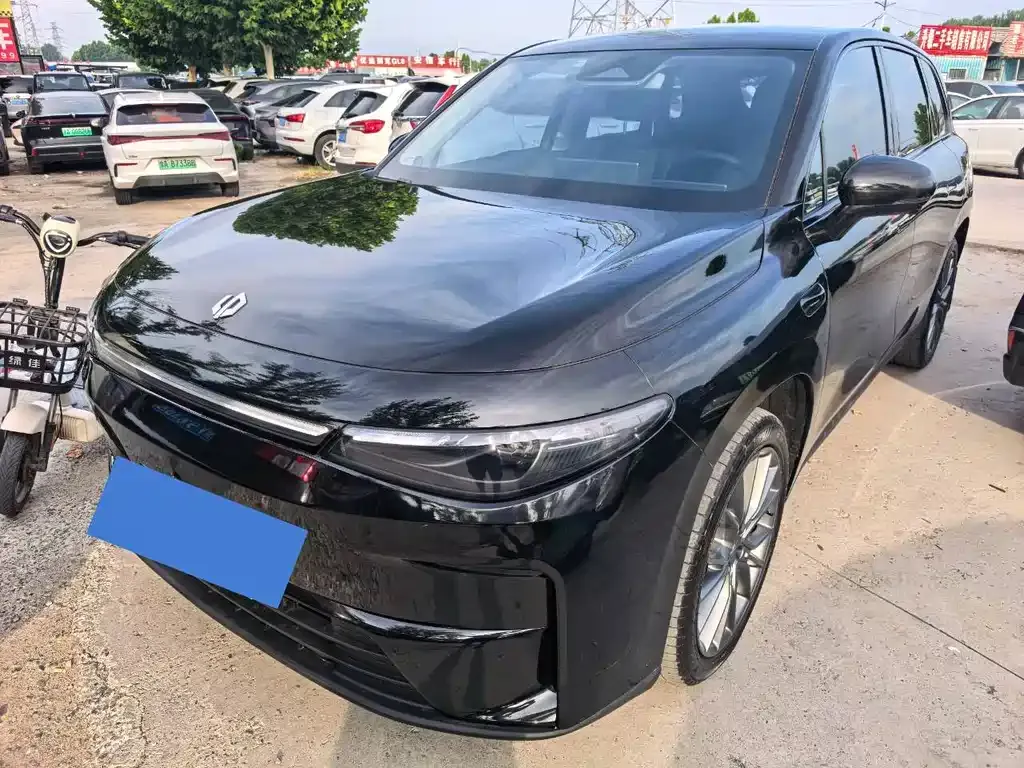 Leapmotor C10
