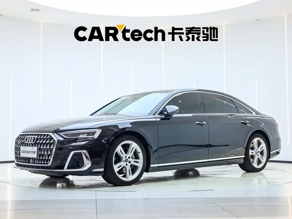 Audi A8 — фото 1