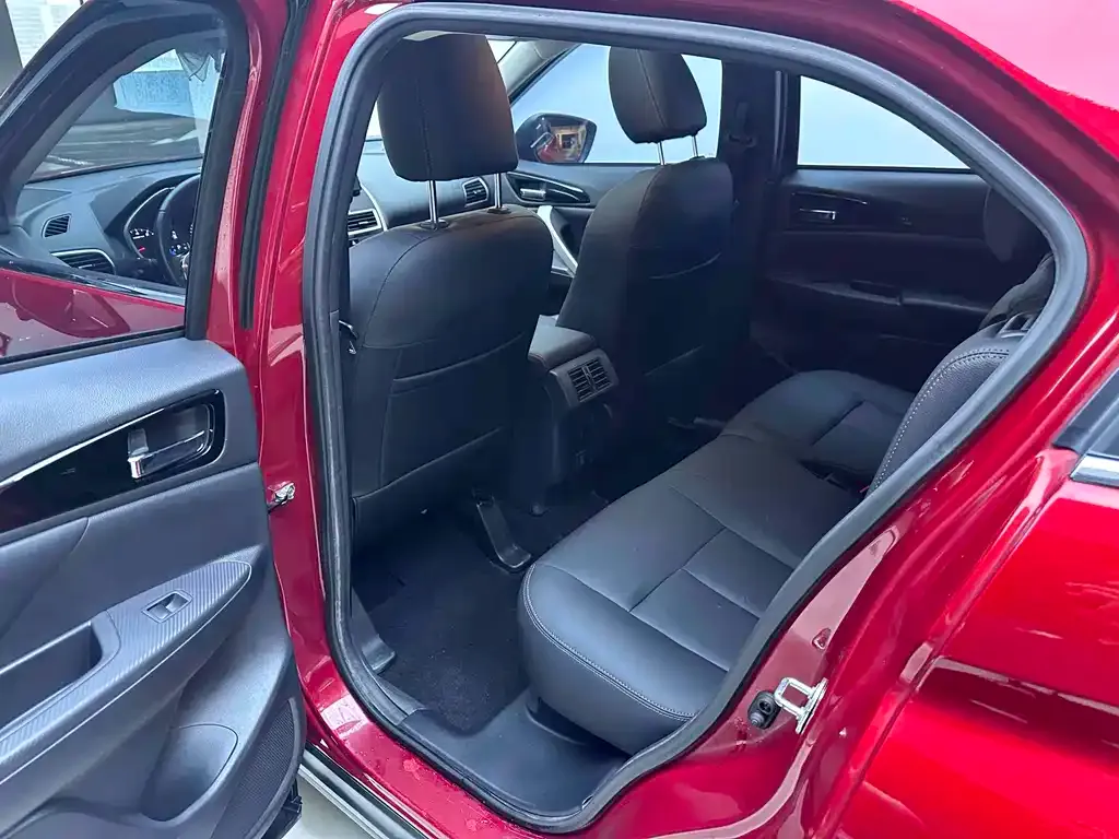 Mitsubishi Eclipse Cross — фото 8