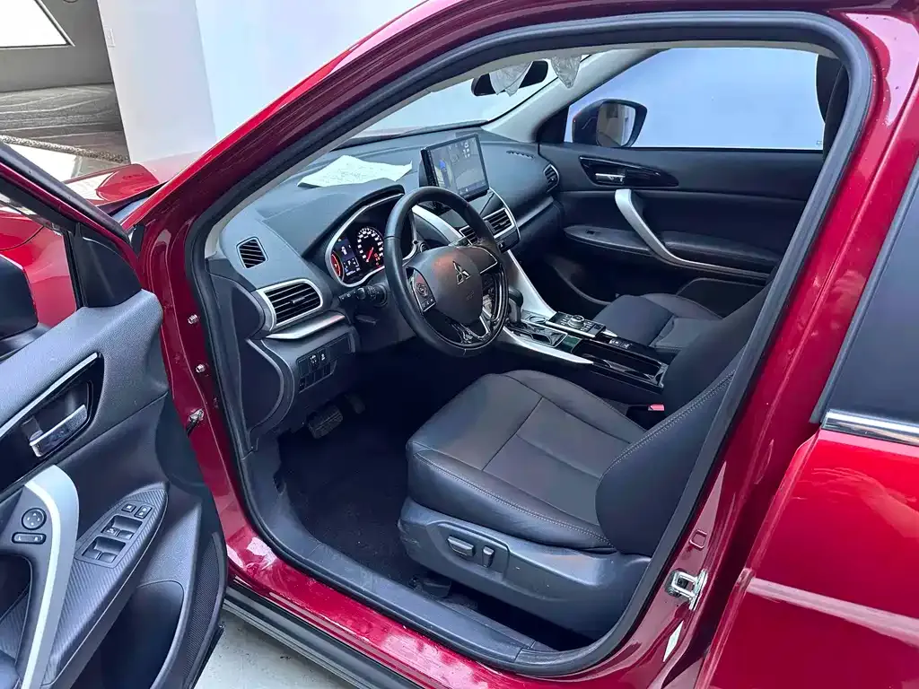 Mitsubishi Eclipse Cross — фото 6