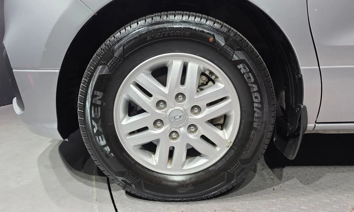 Hyundai Starex — фото 10