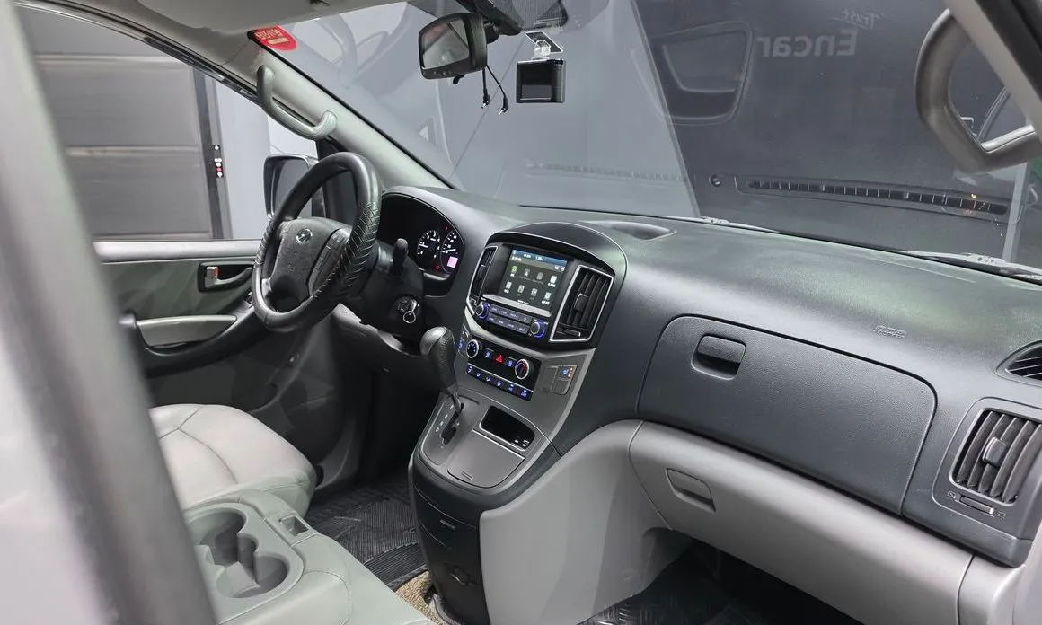 Hyundai Starex — фото 3