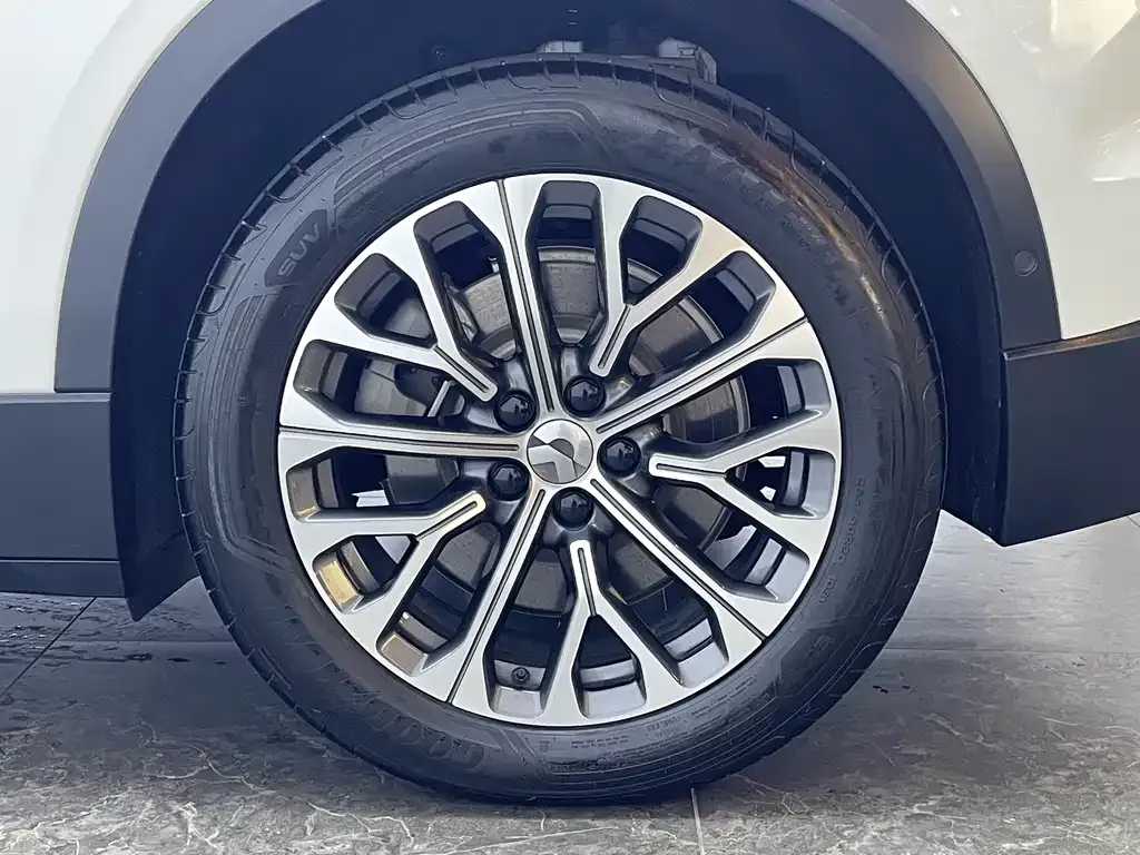 NIO EC6 — фото 10