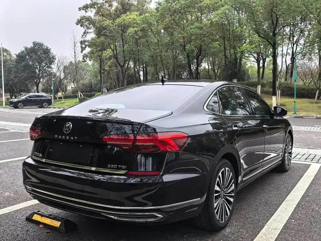 Volkswagen Passat — фото 6
