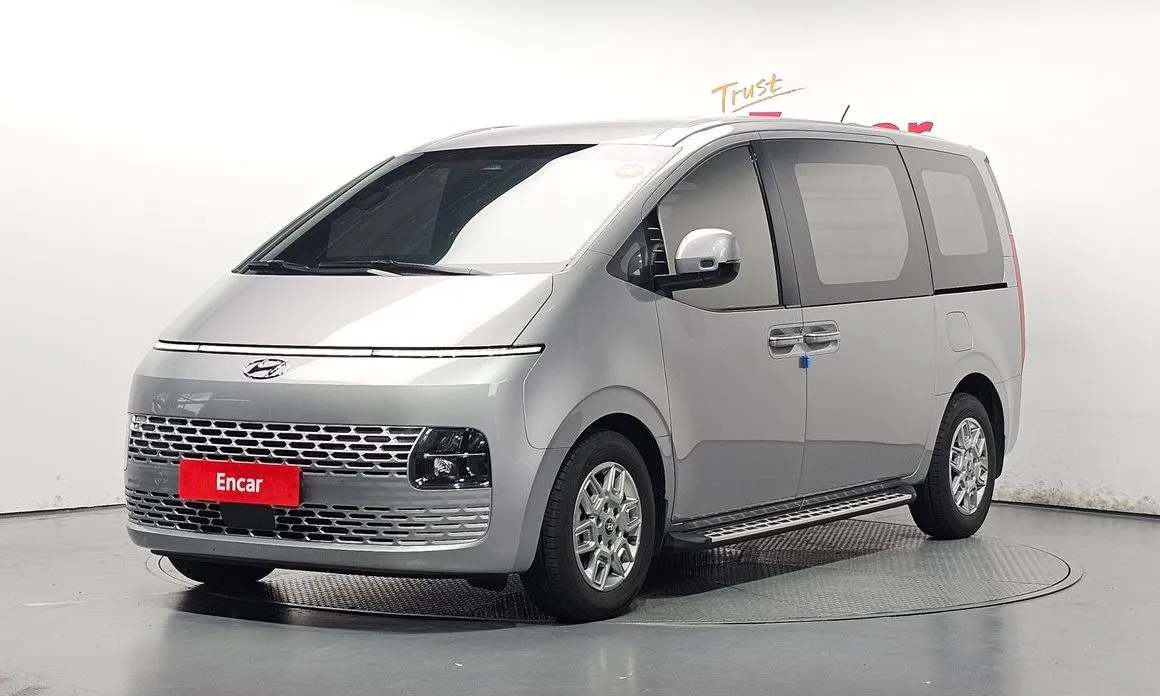 Hyundai Staria — фото 1